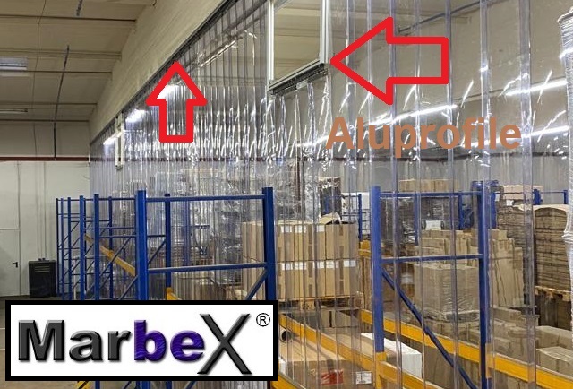 Montage Hallenabtrennung am Träger