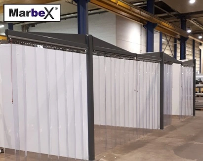 Industrievorhang als transparentere PVC-Streifenvorhang zum Verschieben zwischen der Hallen und Produktion